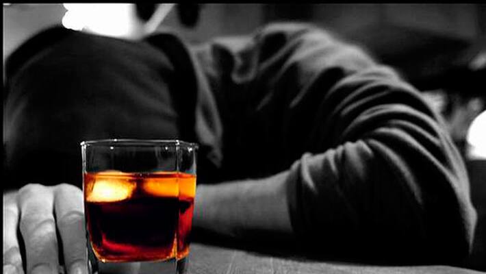 No Liquor Sale During Lockdown Indian Govt Face 27000 crore rupees loss No Liquor Sale During Lockdown Indian Govt Face 27000 crore rupees loss