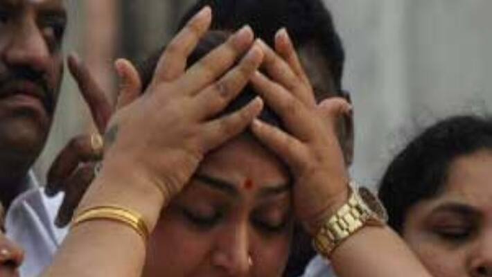 Kushboo angry reply to twitter follower Kushboo angry reply to twitter follower