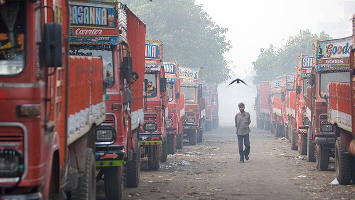 Truck Owners Preparing for Indefinite Strike in Karnataka Due to Diesel Price Hike grg Truck Owners Preparing for Indefinite Strike in Karnataka Due to Diesel Price Hike grg