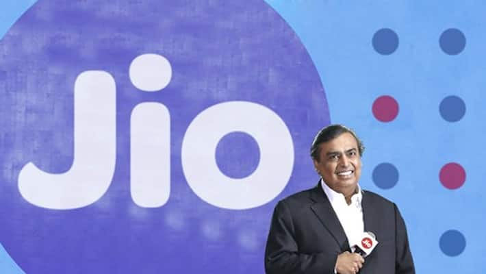 New Jio offer announced with up to Rs 700 cashback on recharges Details here New Jio offer announced with up to Rs 700 cashback on recharges Details here