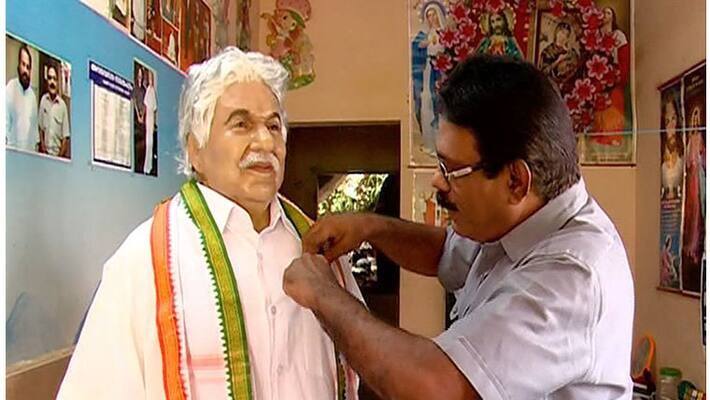 Oommen Chandys Wax sattue at Kottayam Oommen Chandys Wax sattue at Kottayam