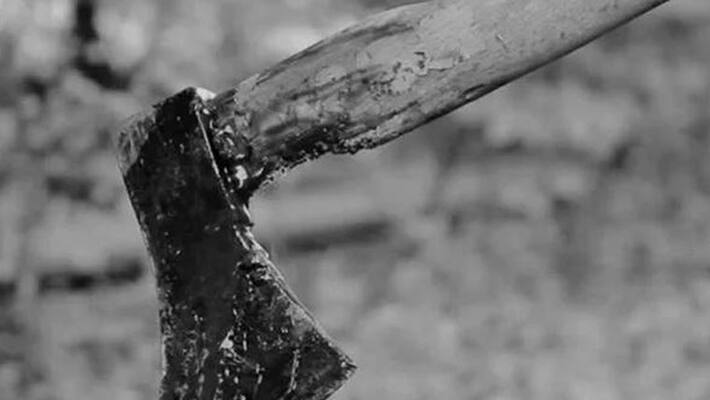 Pain during urination.. Old man who cut his genitals with an axe.. Pain during urination.. Old man who cut his genitals with an axe..