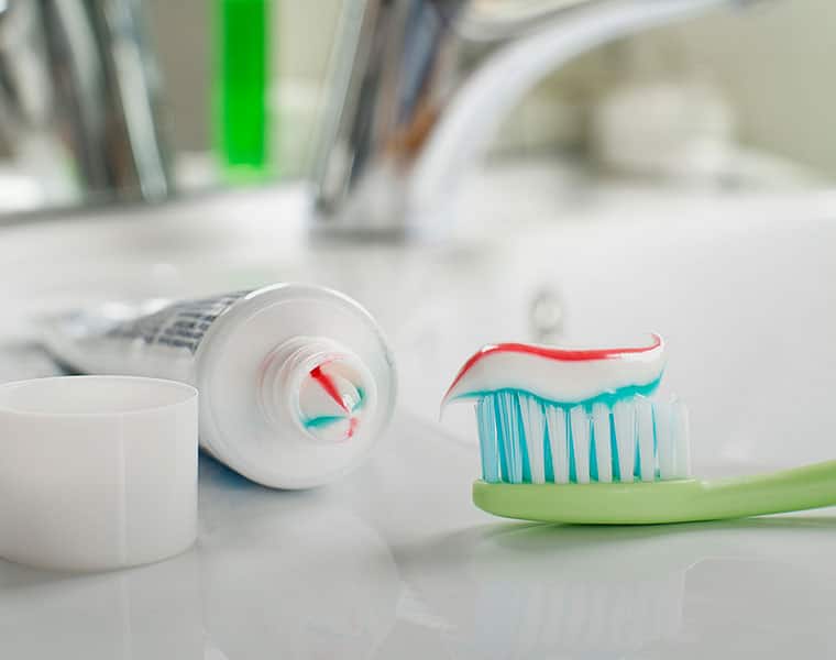 Here are top 5 toothpaste hacks, other than just brushing your teeth-dnm