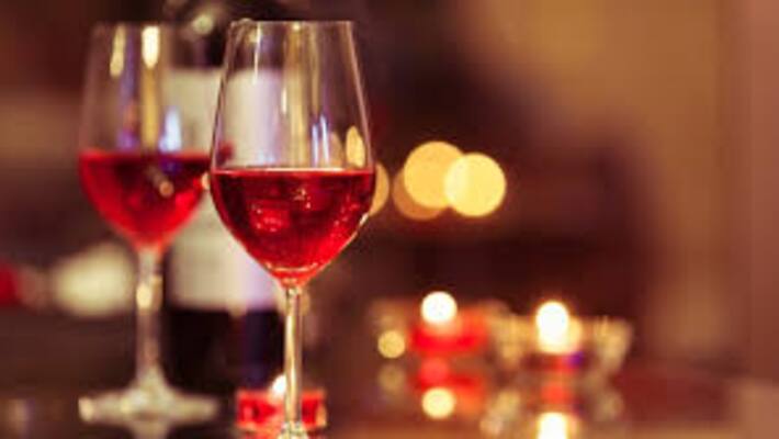 Red Wine For Skin: Ways To Use It For Facial Skincare Red Wine For Skin: Ways To Use It For Facial Skincare