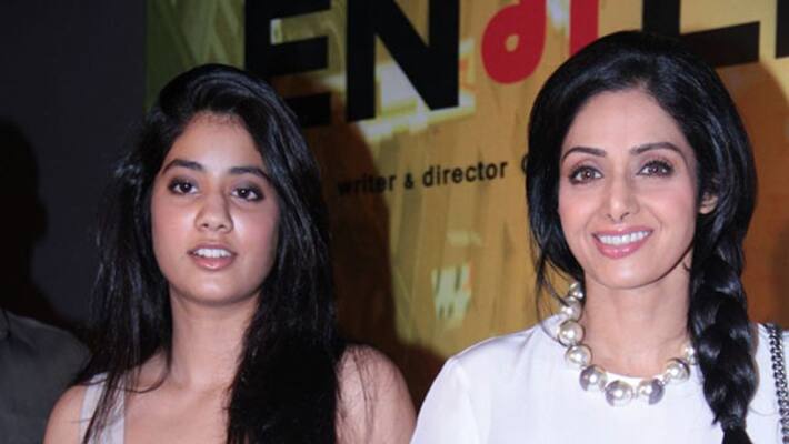 Sridevi’s daughter Jhanvi Kapoor seen kissing boyfriend Sridevi’s daughter Jhanvi Kapoor seen kissing boyfriend