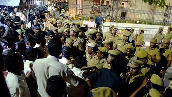 IT raids on Jayalalithaas Poes Garden Home Betrayal of Amma IT raids on Jayalalithaas Poes Garden Home Betrayal of Amma