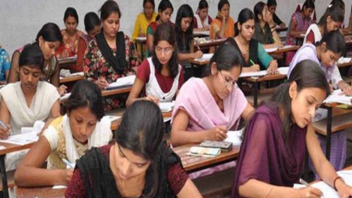 students Mass copying in PG Exams at srungavarapukota students Mass copying in PG Exams at srungavarapukota
