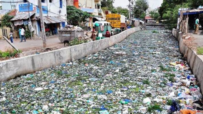 do not throw wastage in water bodies do not throw wastage in water bodies