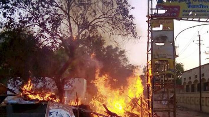 Mathura clash: Aligarh Commissioner launches probe Mathura clash: Aligarh Commissioner launches probe