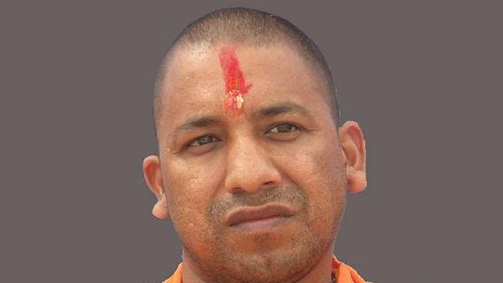 Apple executive murder Yogi Adityanath meets Vivek Tiwari family and promises compensation Apple executive murder Yogi Adityanath meets Vivek Tiwari family and promises compensation