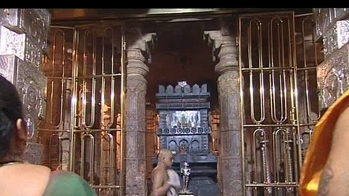 Raghavendra Swamy worship in mantralaya gow Raghavendra Swamy worship in mantralaya gow