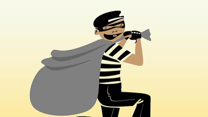 Hyderabad: Thief falls to death from 3rd floor in bid to escape Hyderabad: Thief falls to death from 3rd floor in bid to escape
