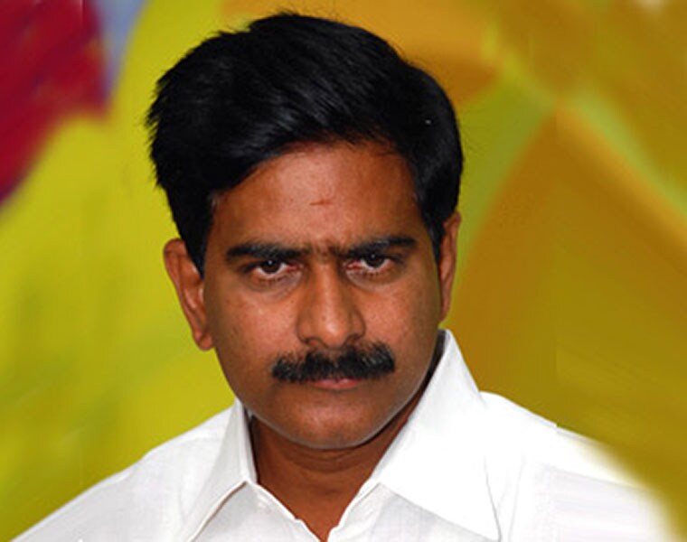దేవినేని ఉమ తీరుతో కేశినేని నాని కొంత కాలంగా విబేధిస్తున్నాడు. అయితే ఈ పరిణామాల తర్వాత శనివారం నాడు దేవినేని ఉమ, విజయవాడ ఎంపీ కేశినేని నానిలు శనివారం నాడు పలు కార్యక్రమాల్లో పాల్గొన్నారు.