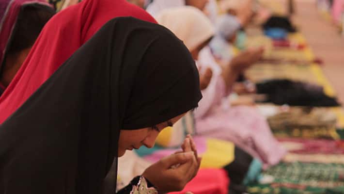 Women can enter mosques and offer namaz, AIMPLB tells Supreme Court Women can enter mosques and offer namaz, AIMPLB tells Supreme Court