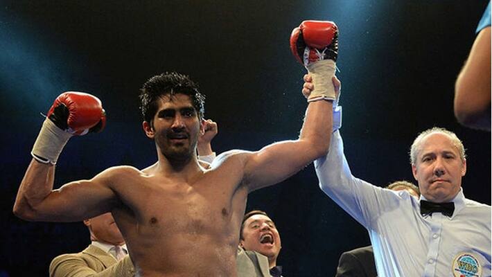 Vijender Singh beat Kerry Hope Vijender Singh beat Kerry Hope