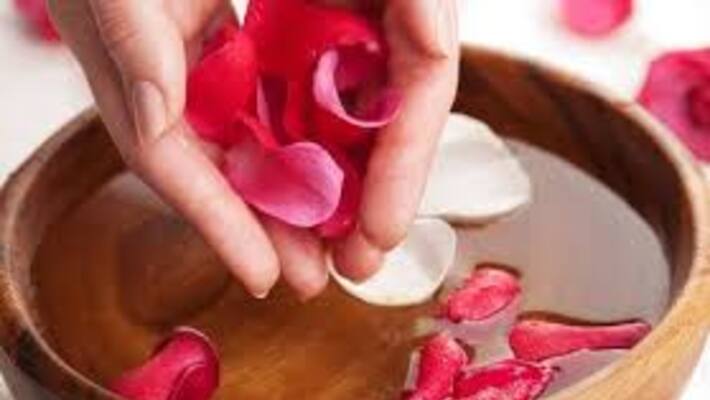Is Rose water good for skin Is Rose water good for skin