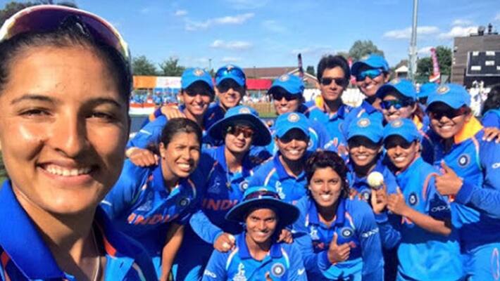 Twitter Goes Berserk As India thrash New Zealand to Qualify For Semifinal Twitter Goes Berserk As India thrash New Zealand to Qualify For Semifinal