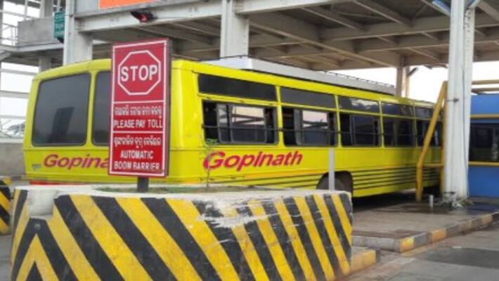 dont charge-fees-for-private-buses-in-tollgate dont charge-fees-for-private-buses-in-tollgate