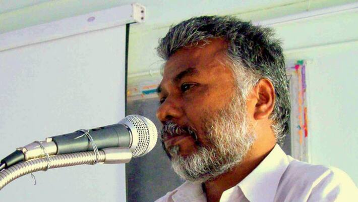 Perumal Murugan need not withdraw his novel : Madras HC Perumal Murugan need not withdraw his novel : Madras HC