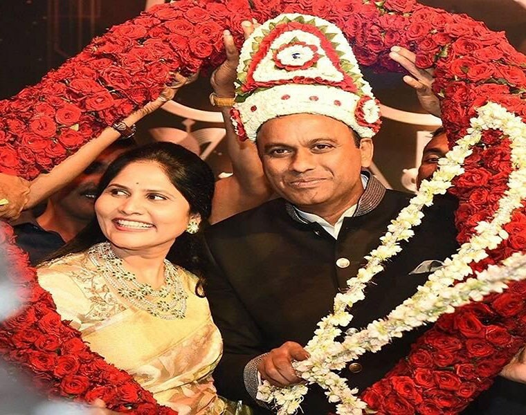 నాలుగైదు రోజుల క్రితం బీజేపీ నేత రామ్ మాధవ్తో కాంగ్రెస్ ఎమ్మెల్యే కోమటిరెడ్డి రాజగోపాల్ రెడ్డి భేటీ అయ్యారని ప్రచారం సాగుతోంది. ఈ ప్రచారం జరుగుతున్న తరుణంలోనే కాంగ్రెస్ ఎమ్మెల్యే కోమటిరెడ్డి రాజగోపాల్ రెడ్డి కాంగ్రెస్ పార్టీ నాయకత్వంపై తీవ్ర వ్యాఖ్యలు చేశారు.