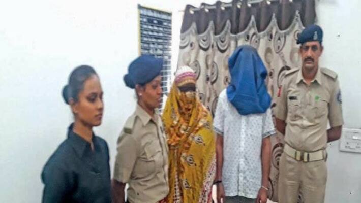 Woman Held for Blackmailing Businessman With Sex Video Woman Held for Blackmailing Businessman With Sex Video