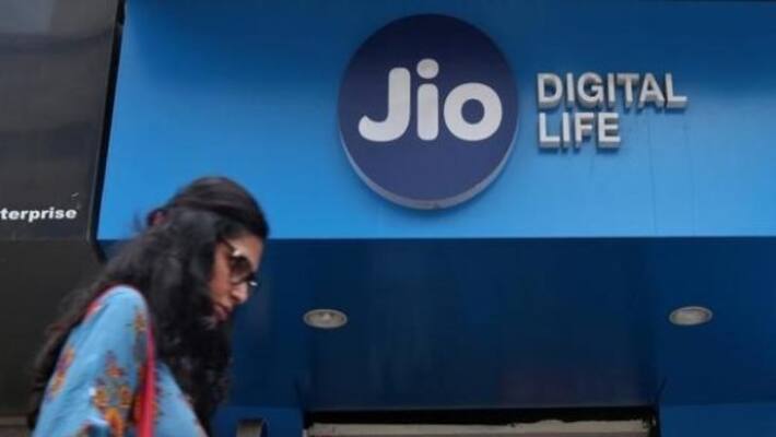 10 things to know About Reliance Jio Diwali 100 percent cashback offer 10 things to know About Reliance Jio Diwali 100 percent cashback offer