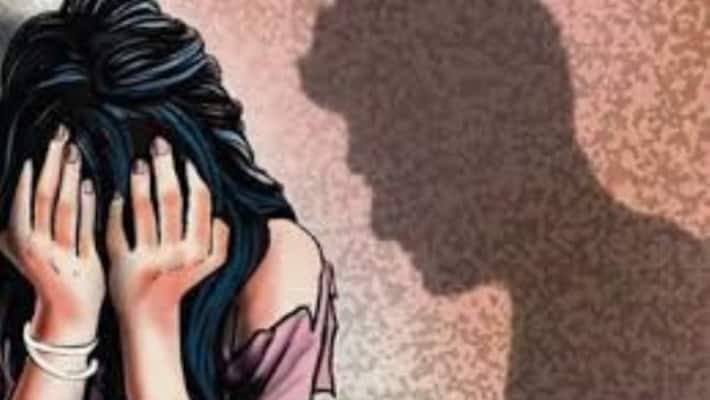 Girl student kidnobed by a bus driver arrest by police Girl student kidnobed by a bus driver arrest by police