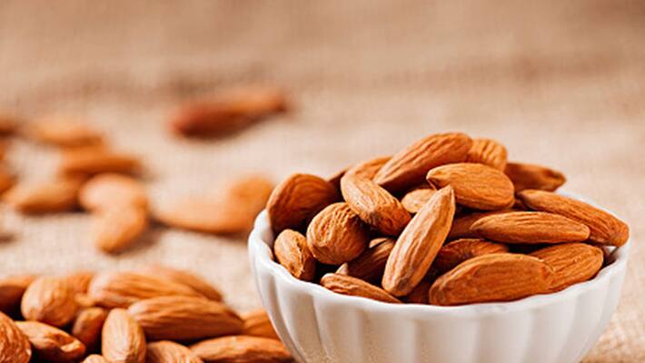 8-benefits-of-eating-almonds-during-pregnancy