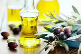 Olive Oil: You may have known about olive oil's benefits for your health, skin and hair, but did you know that it can also give you rosy pink lips and moisturize them too? Prepare your own natural scrub by mixing one-half teaspoon of sugar and a few drops of extra virgin olive oil. Scrub your lips gently with this mixture once a week for best results. In fact, you can use olive oil alone to protect them from drying out or becoming chapped. Use it just like any other commercially bought lip balm or chap-stick.