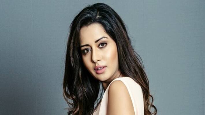 Bigboss Fame Raiza Wilson Over Slim Shocking Photo Going Viral Bigboss Fame Raiza Wilson Over Slim Shocking Photo Going Viral