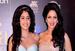 Mother day 2019 janhvi kapoor remembers sridevi posts throwback picture emotional message