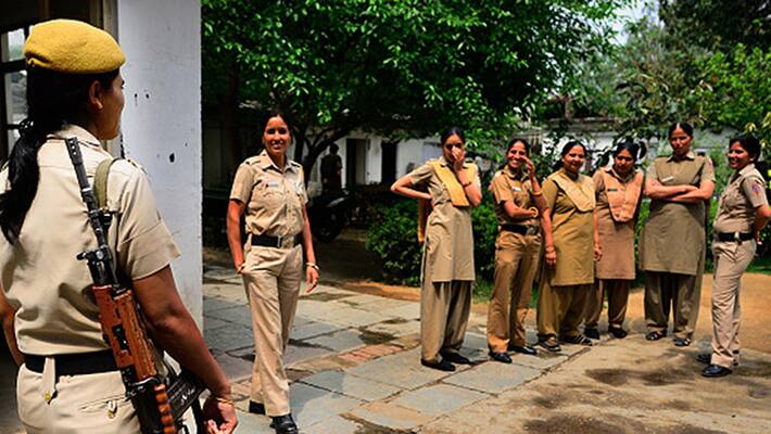 jagan government good news to andhra pradesh village and ward women police, will get promotions upto CI jagan government good news to andhra pradesh village and ward women police, will get promotions upto CI