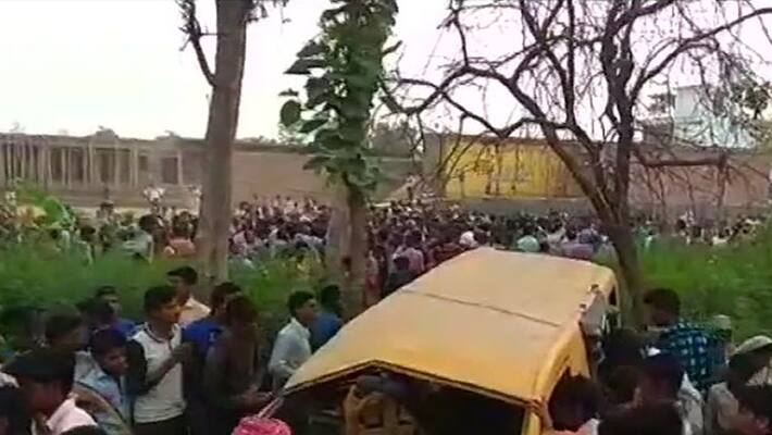 13 Children Killed as Train Hits School Bus at Unmanned Railway Crossing 13 Children Killed as Train Hits School Bus at Unmanned Railway Crossing
