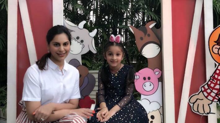 Upsana With Mahesh babu Daugher Sitara Upsana With Mahesh babu Daugher Sitara