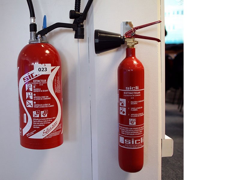 signs of gas leakages and what to do if smells gas