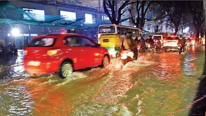 Heavy Rain Lashes in Bengaluru Many Areas Heavy Rain Lashes in Bengaluru Many Areas