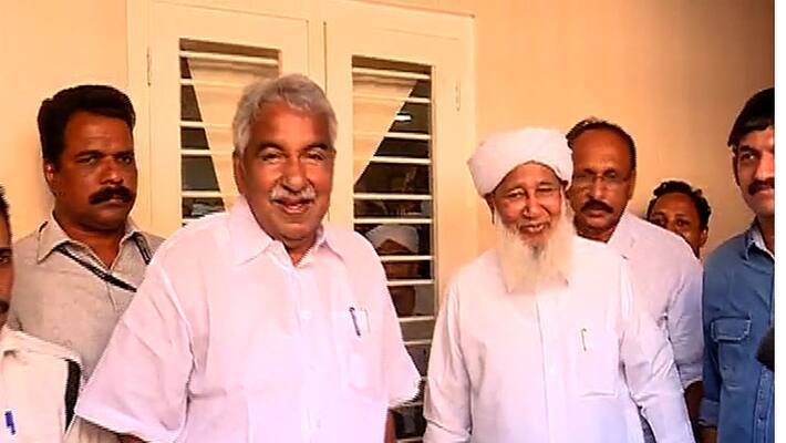 Oommen Chandy Meets Kanthapuram Oommen Chandy Meets Kanthapuram
