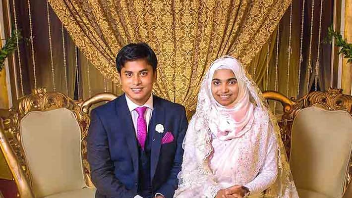 no gold to her wedding reception