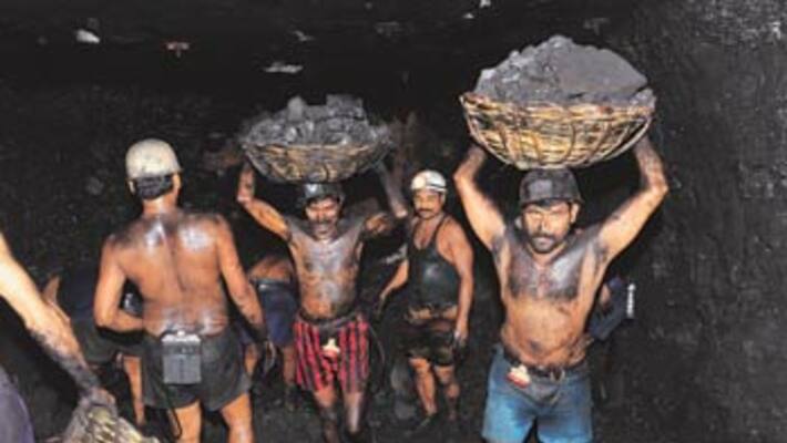 Four Workers injured After in Singareni Blast in jayashankar bhupalpally District Four Workers injured After in Singareni Blast in jayashankar bhupalpally District