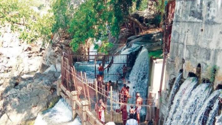 Tourists visit increased because of increase in water to hokenakkal Tourists visit increased because of increase in water to hokenakkal