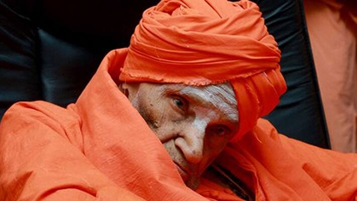 Siddaganga Swamiji Health Condition Controversial Statement on Social Media Siddaganga Swamiji Health Condition Controversial Statement on Social Media