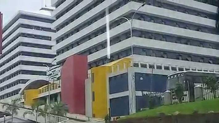 hc stays the handover of ksrtc shopping complex in kozhikode hc stays the handover of ksrtc shopping complex in kozhikode