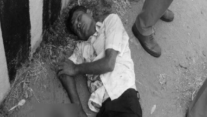 young man jumped from the bus to set up the Cauvery Management Board young man jumped from the bus to set up the Cauvery Management Board