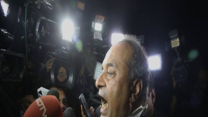 Battle for Karnataka in SC Abhishek Manu Singhvi vs Mukul Rohatgi Battle for Karnataka in SC Abhishek Manu Singhvi vs Mukul Rohatgi