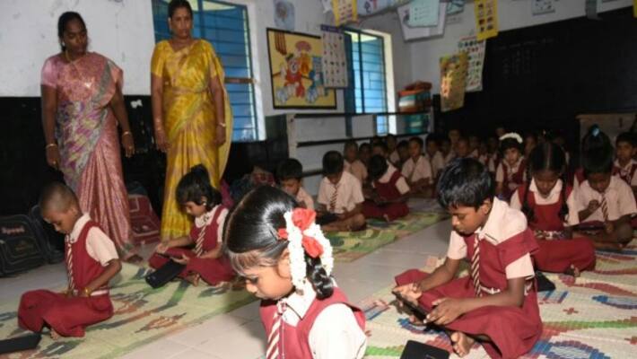 stdents write their exam thriugh tablet in ramanathapuram stdents write their exam thriugh tablet in ramanathapuram
