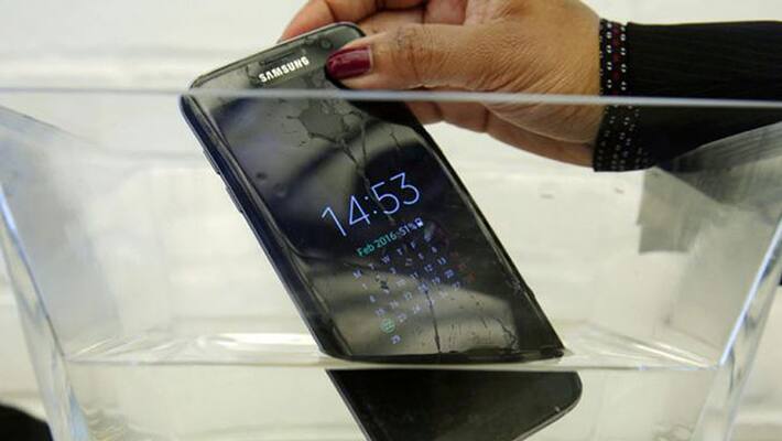 Consumer Reports: Samsung phone not actually water resistant Consumer Reports: Samsung phone not actually water resistant